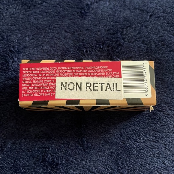 Charlotte Tilbury Hot Lips 👄 AMAZING AMAL lipstick 💄 - Picture 4 of 6